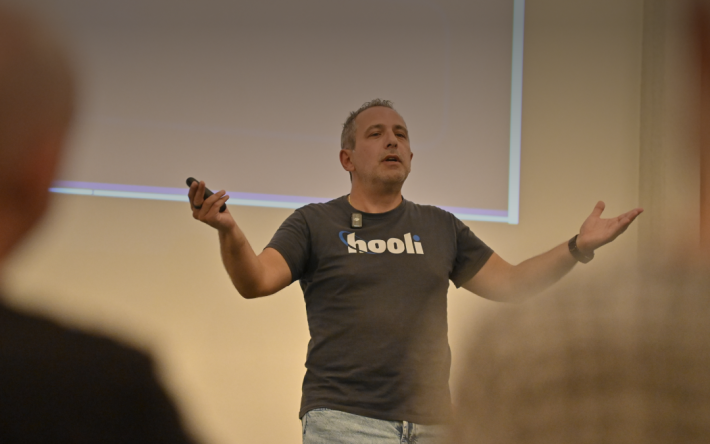 Speaker presenting at PoW.space Lugano during Accademia S₿AM event on privacy, highlighting the importance of privacy in Bitcoin and digital asset discussions.